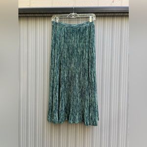Green space dye skirt